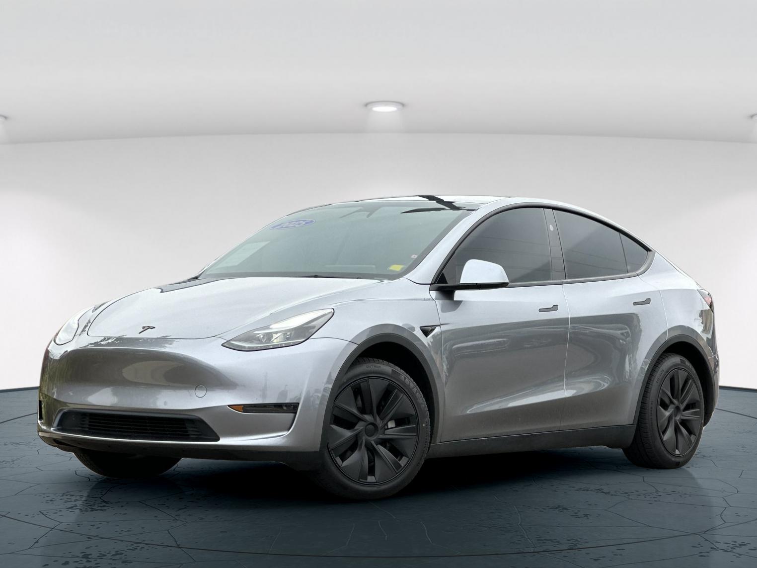 Used 2025 Tesla Model Y Long Range with VIN 7SAYGDED1SF313339 for sale in Hayward, CA