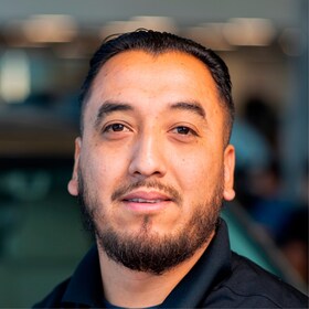 Staff member Juan Sanchez from ID_31843dcd2dc2