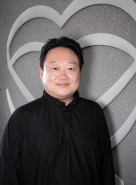 Staff member Allan Liang from ID_a3c28026926f