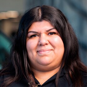 Staff member Elizabeth Villanueva from ID_31843dcd2dc2