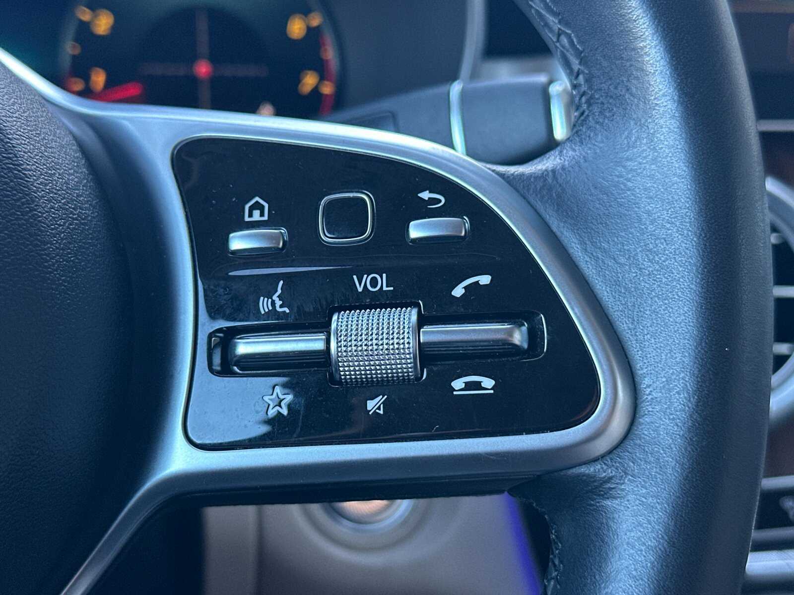 2022 Mercedes-Benz GLC GLC300 - Photo 29