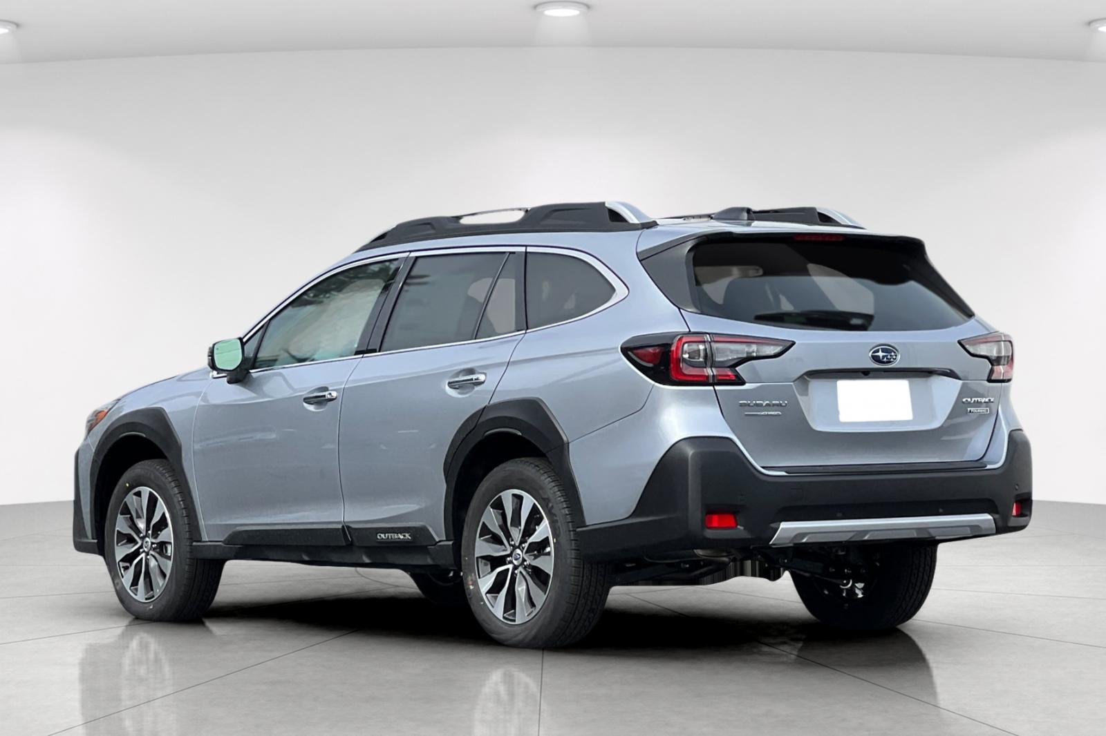2025 Subaru Outback Touring photo 4