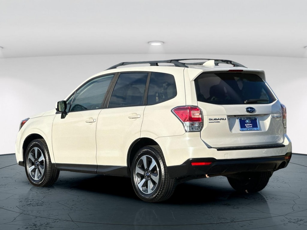 2017 Subaru Forester 2.5i Premium photo 4