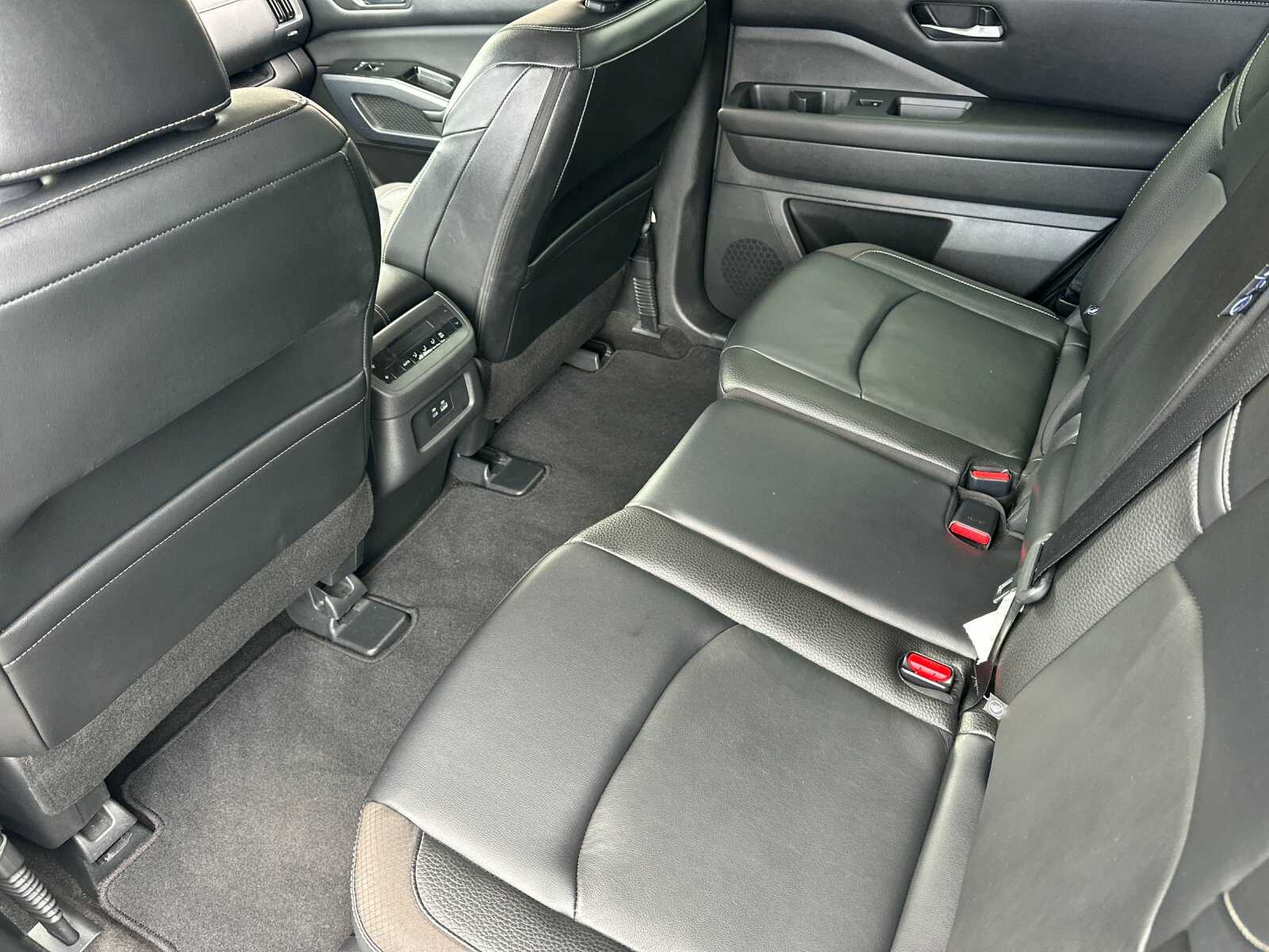 2023 Nissan Pathfinder SL - Photo 14