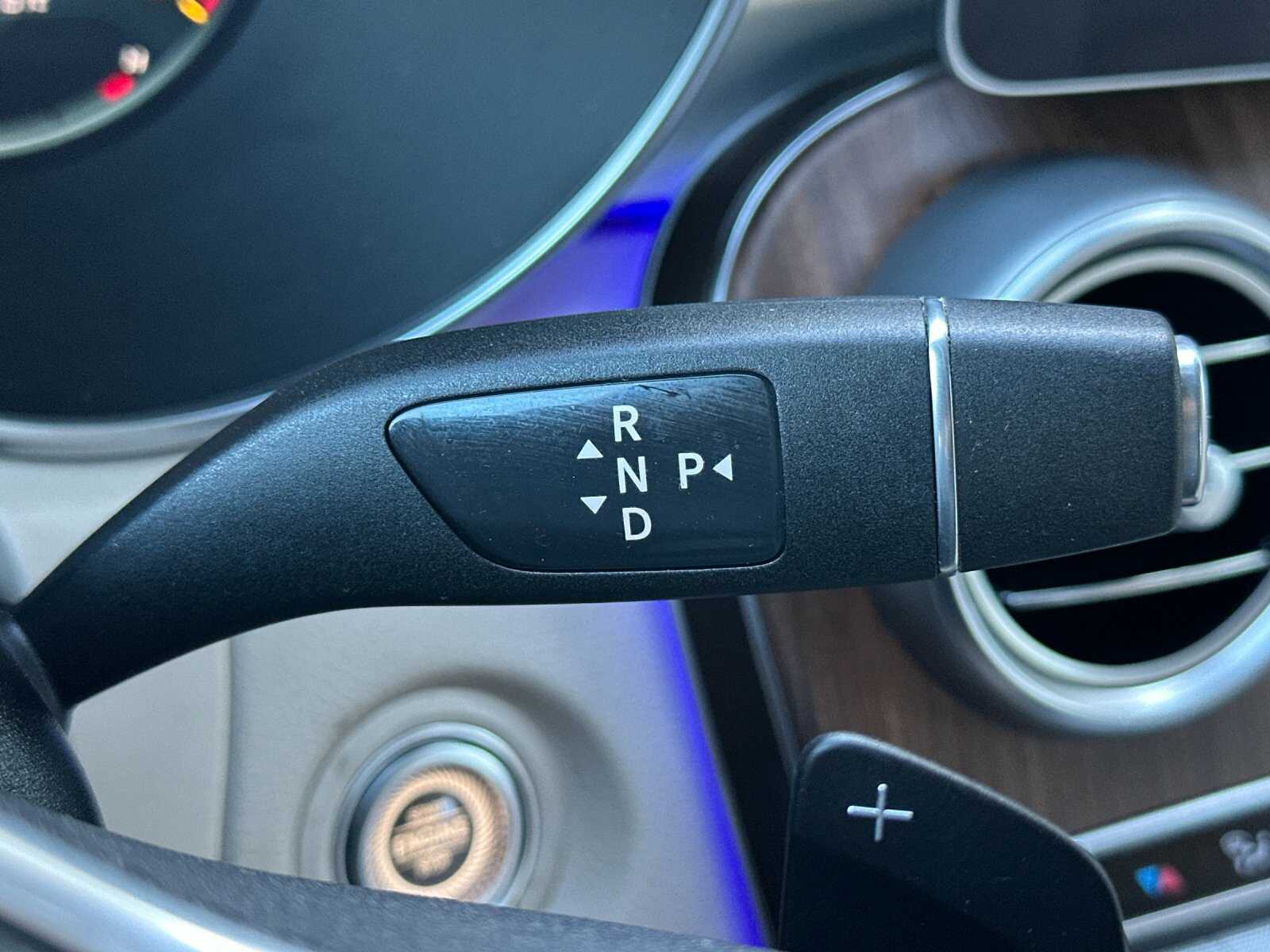 2022 Mercedes-Benz GLC GLC300 - Photo 25