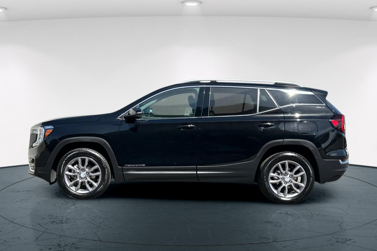 2024 Gmc Terrain SLT photo 3