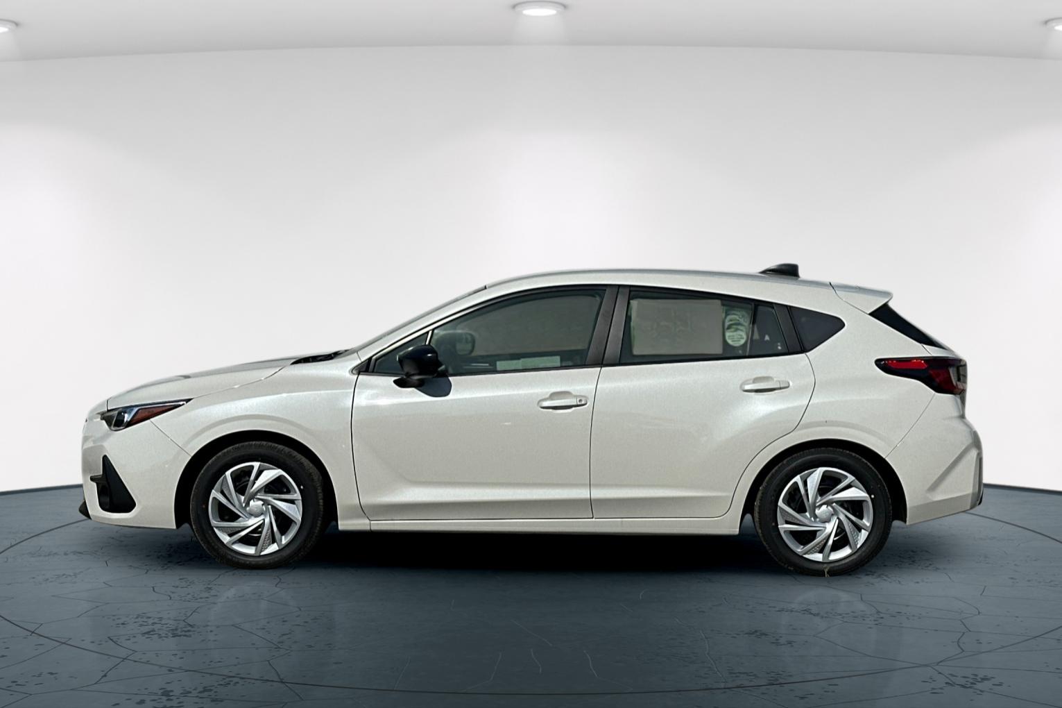 2025 Subaru Impreza Base photo 3