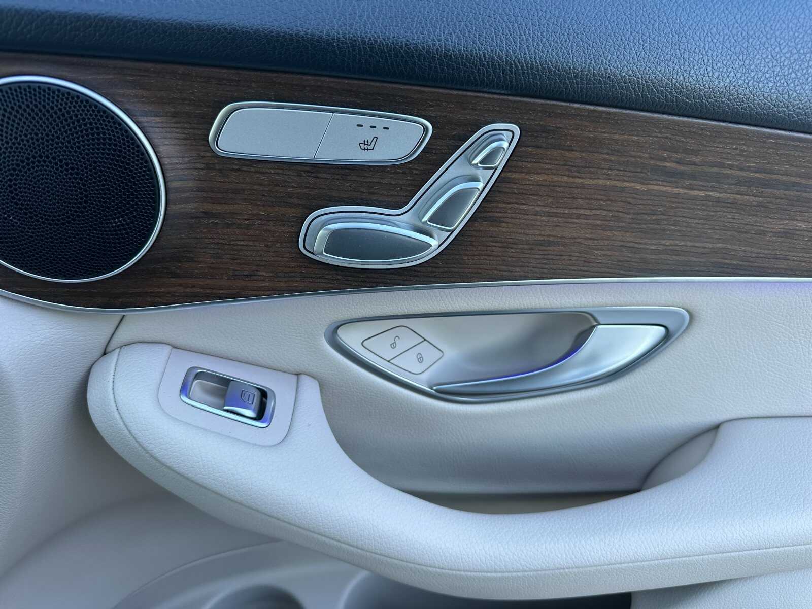 2022 Mercedes-Benz GLC GLC300 - Photo 21