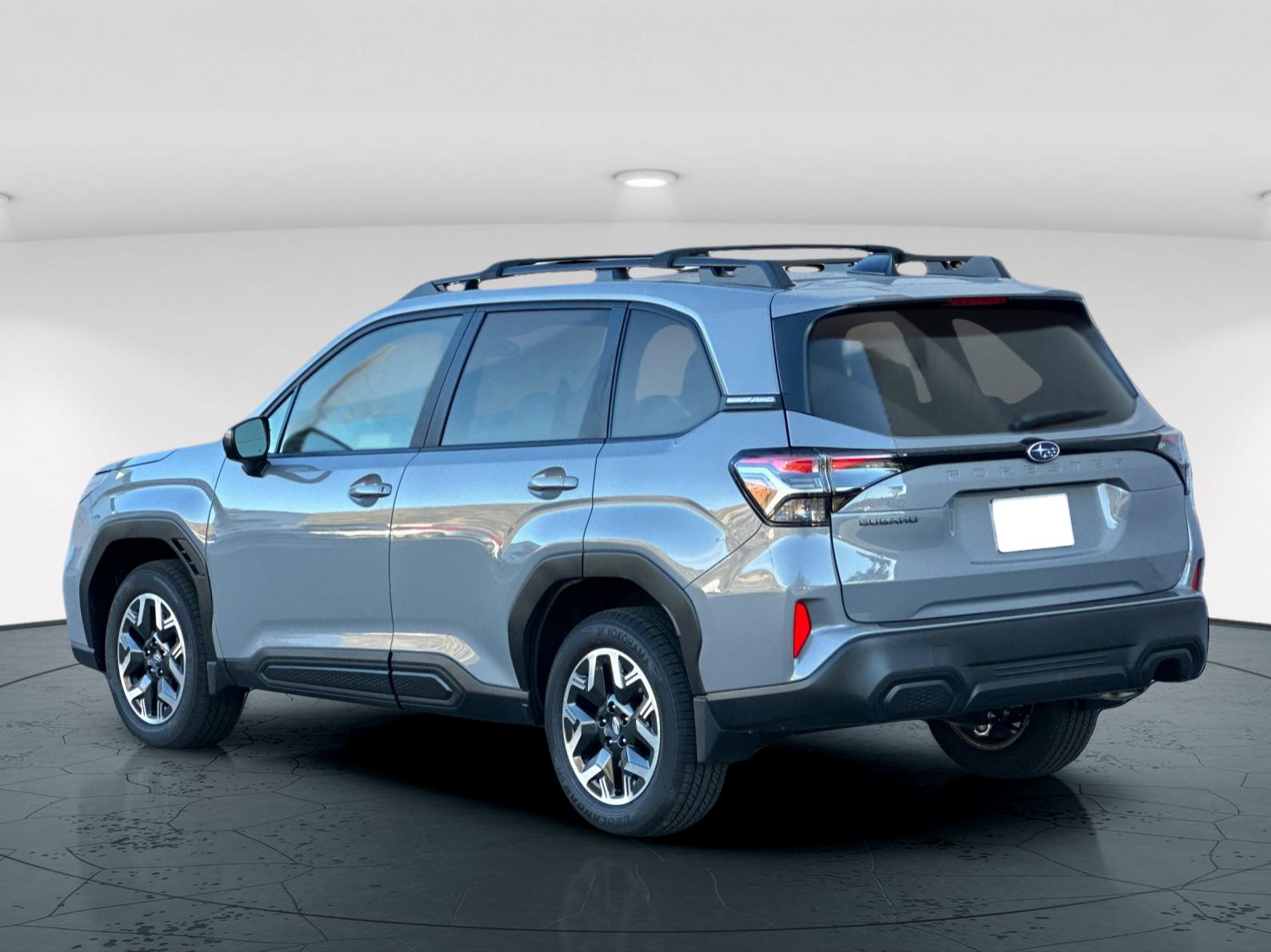 2025 Subaru Forester Premium photo 4