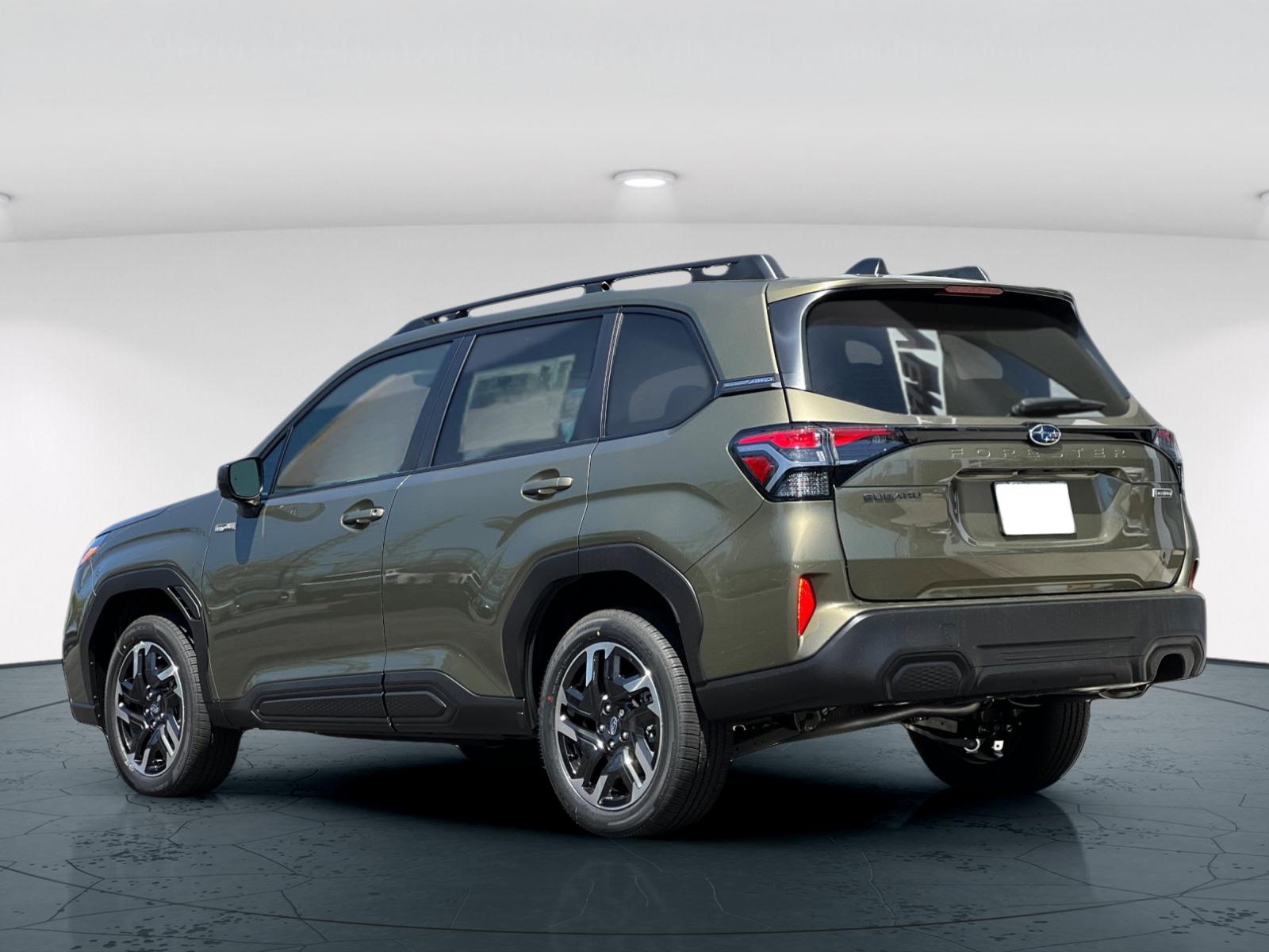 2025 Subaru Forester Premium photo 4