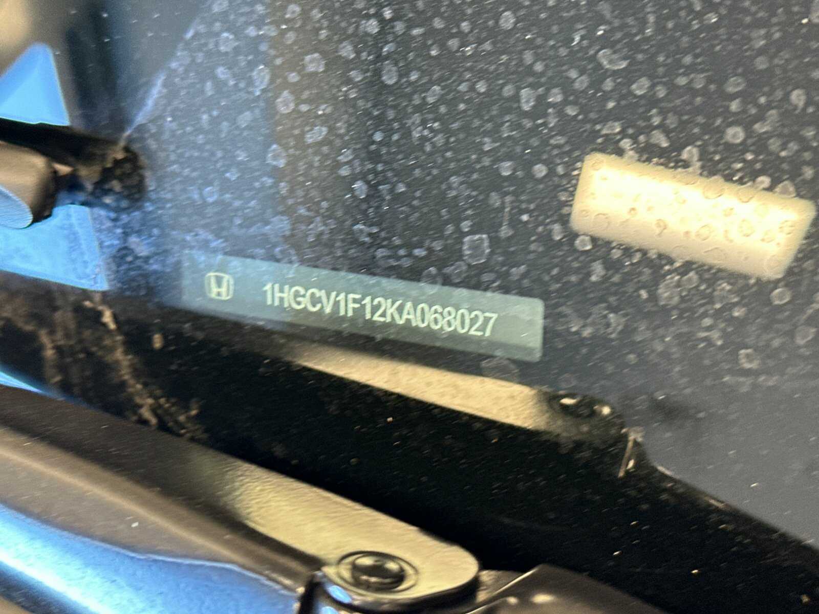 2019 Honda Accord LX photo 2