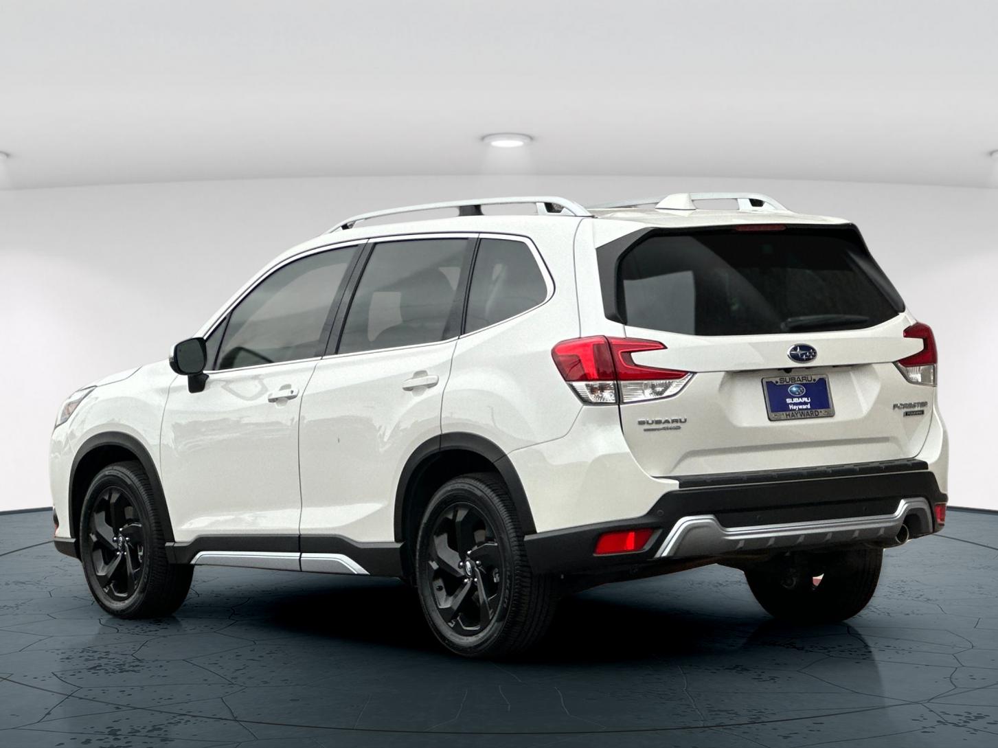 2022 Subaru Forester Touring photo 3