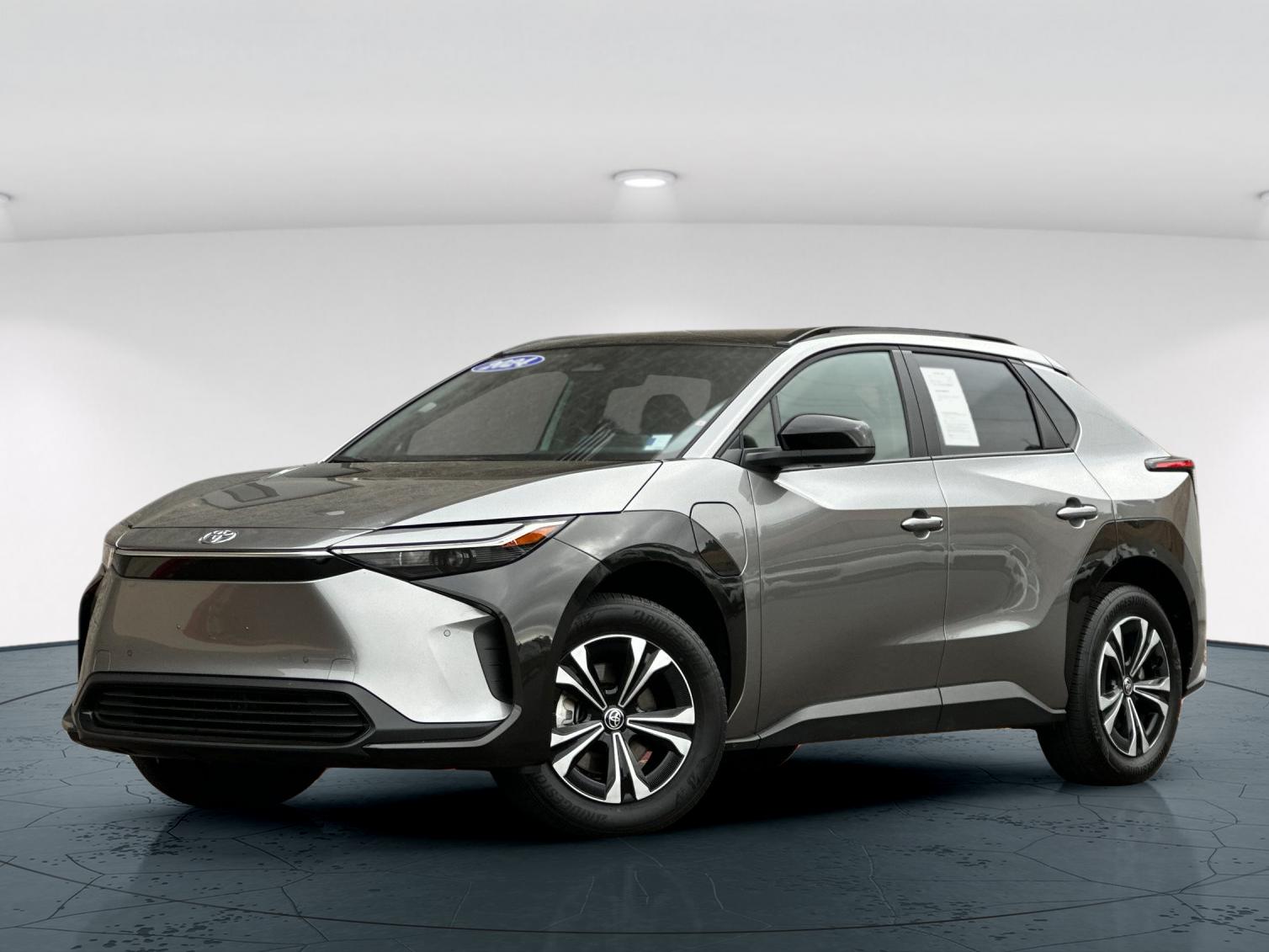 Used 2024 Toyota bZ4X XLE with VIN JTMAAAAA4RA048624 for sale in Hayward, CA