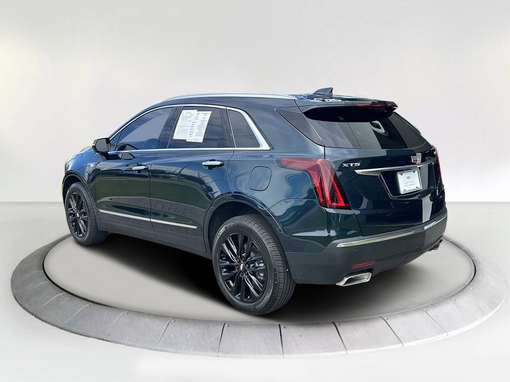 2024 Cadillac XT5 Luxury photo 3