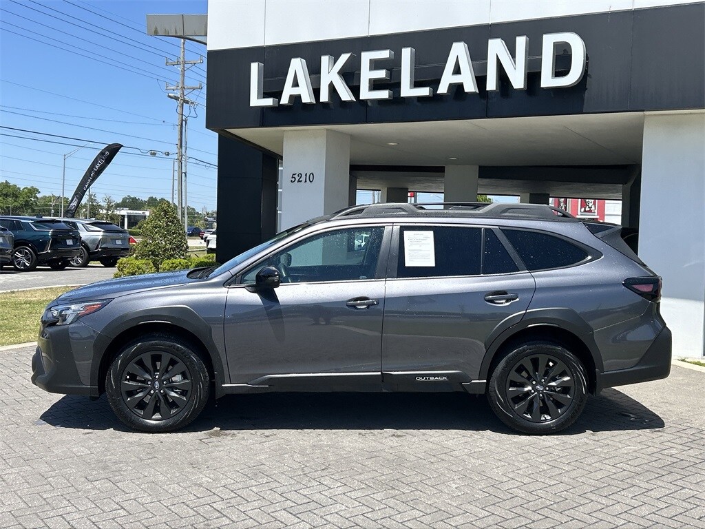 2025 Subaru Outback Onyx Edition XT photo 3