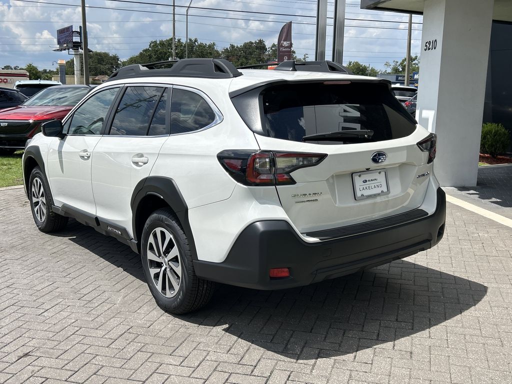 2025 Subaru Outback Premium photo 2