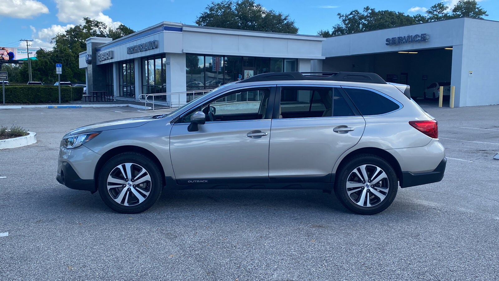 2019 Subaru Outback 2.5i Limited photo 3