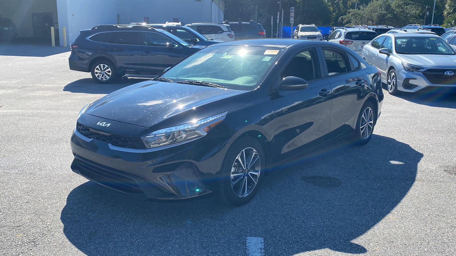 2023 Kia Forte LXS photo 3
