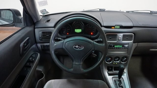 640 × 360