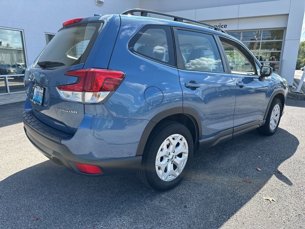 2022 Subaru Forester Base photo 3