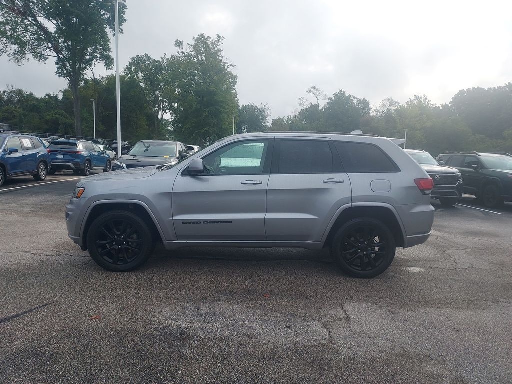 Used 2018 Jeep Grand Cherokee Altitude SUV