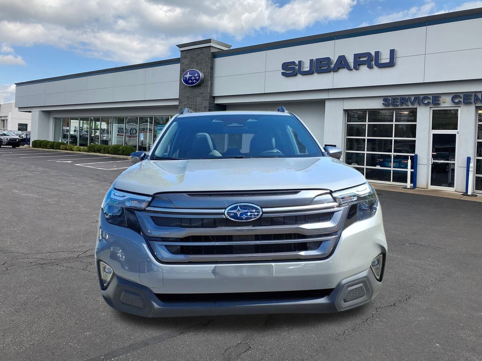 2025 Subaru Forester Premium photo 2