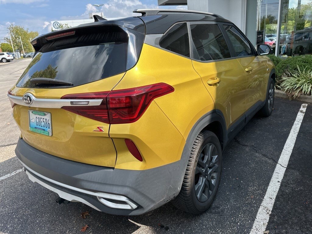 2021 Kia Seltos S photo 3