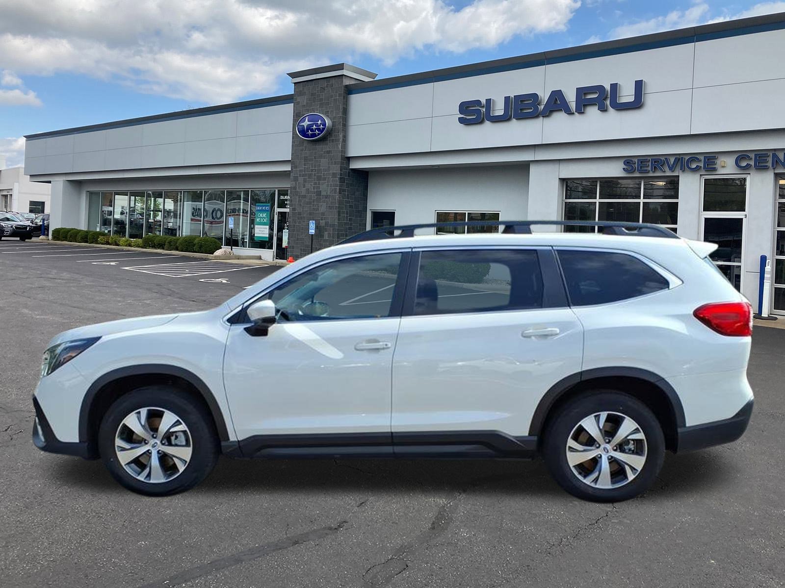 2024 Subaru Ascent Premium photo 3