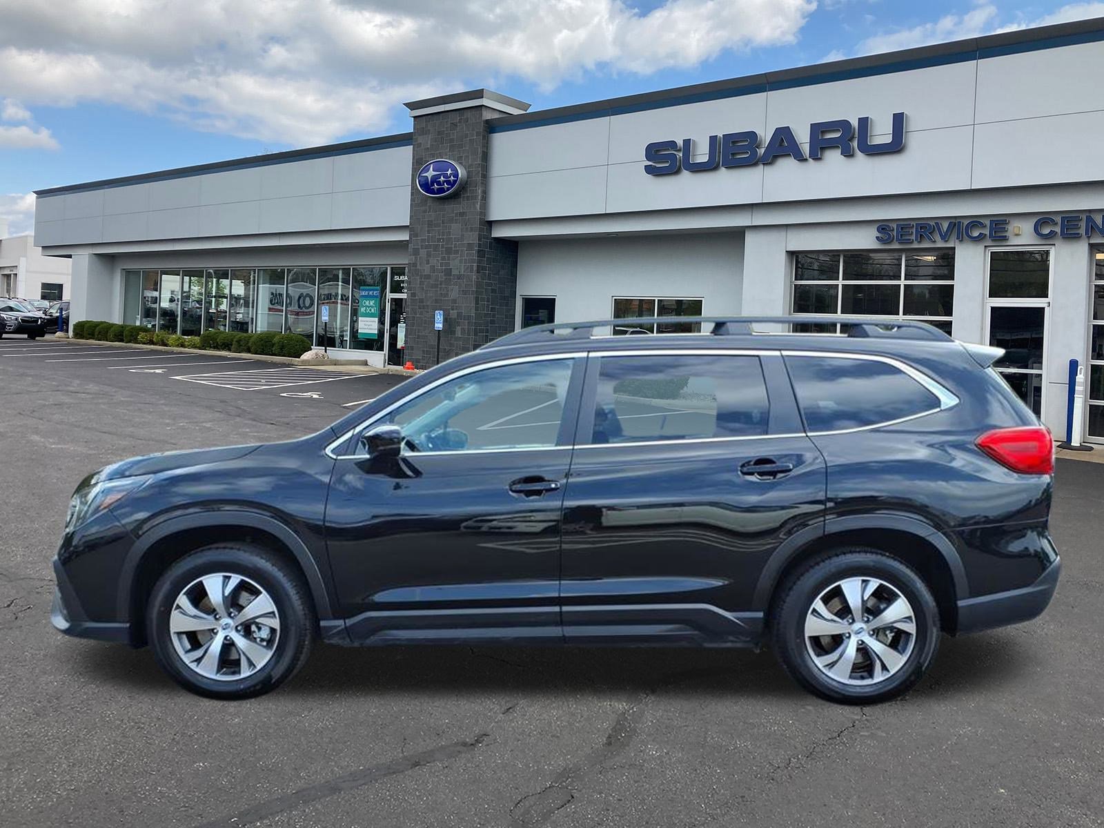 2024 Subaru Ascent Premium photo 4