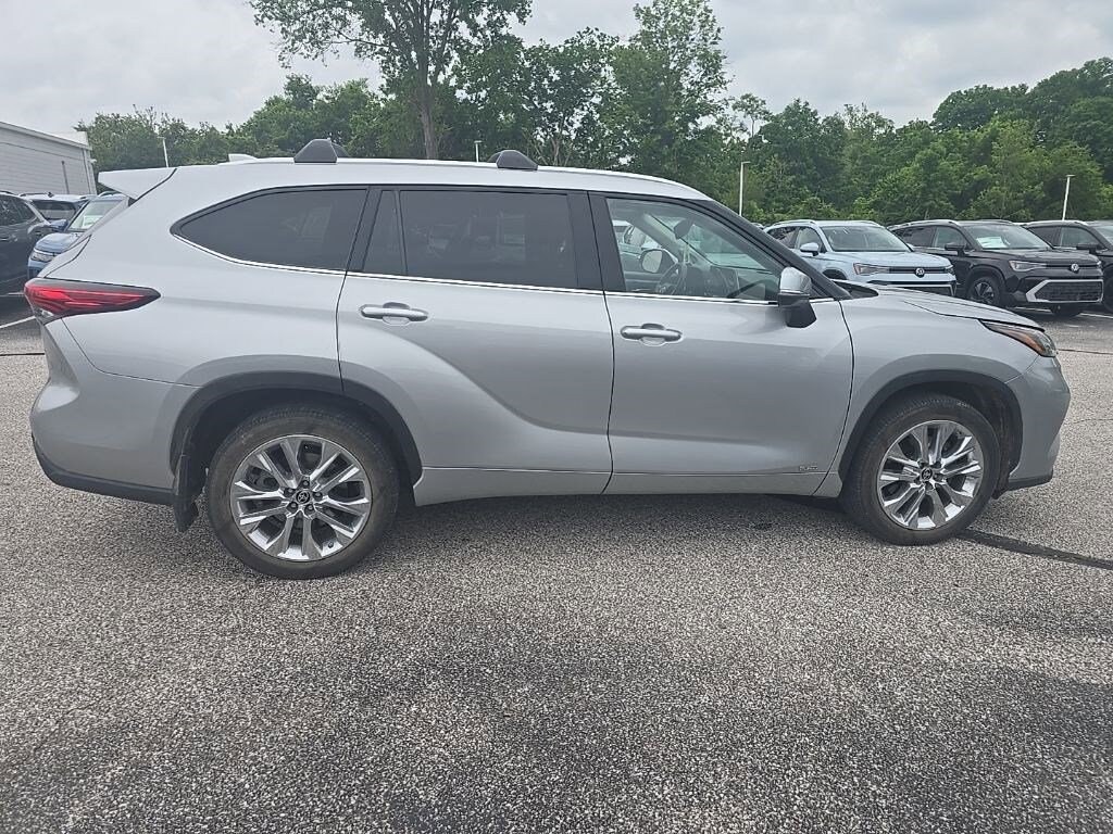 Used 2023 Toyota Highlander Hybrid Limited SUV