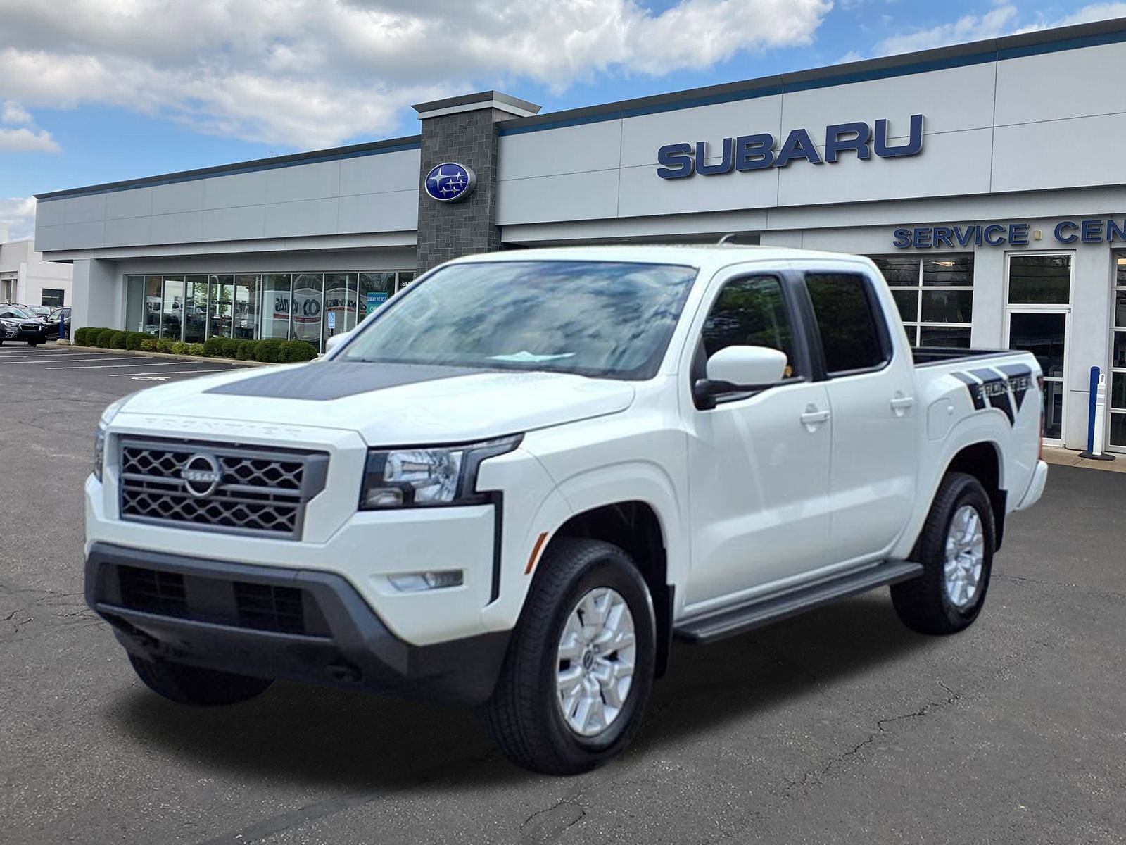 2023 Nissan Frontier SV photo 2