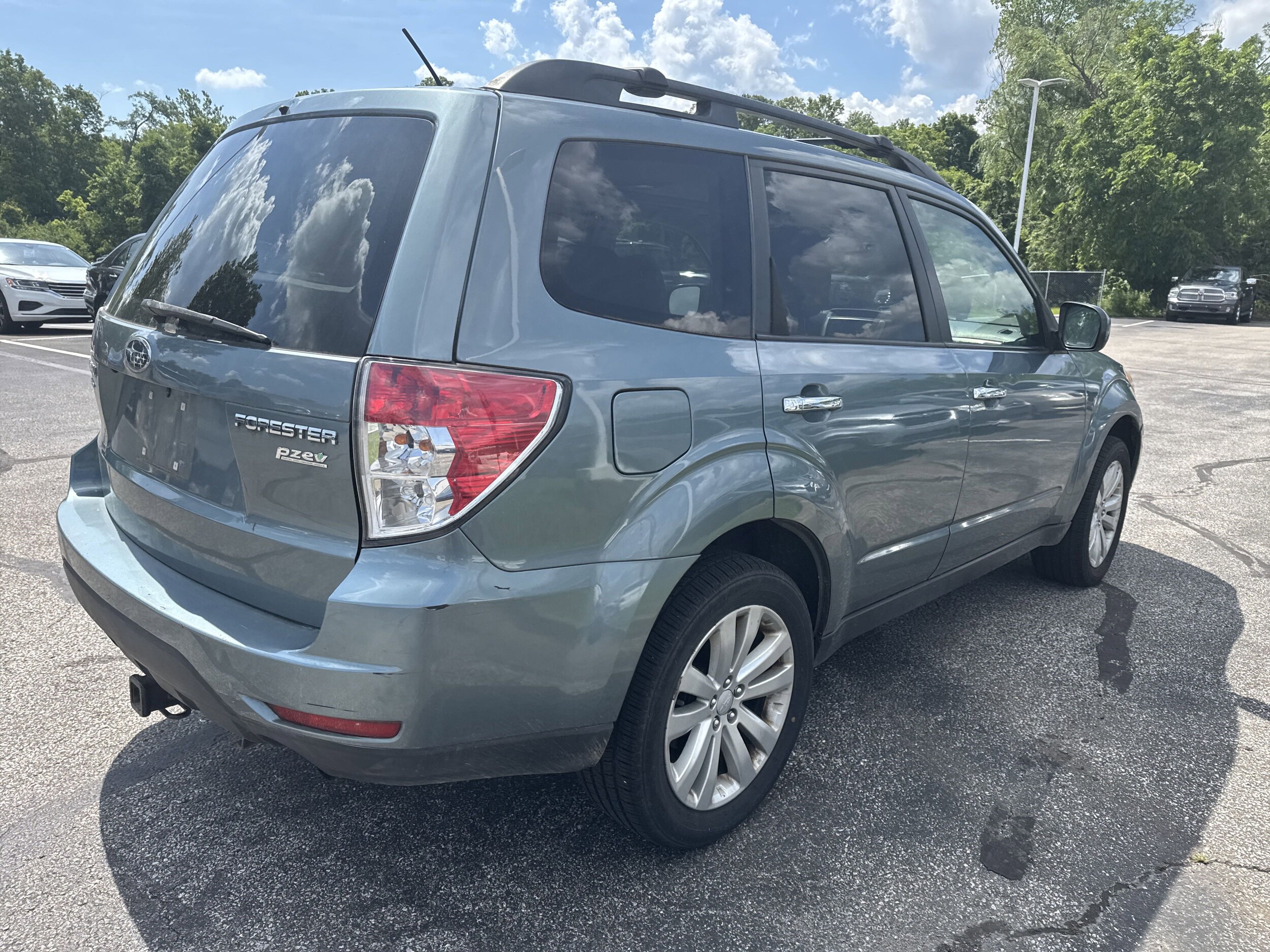 2012 Subaru Forester 2.5X Limited photo 3