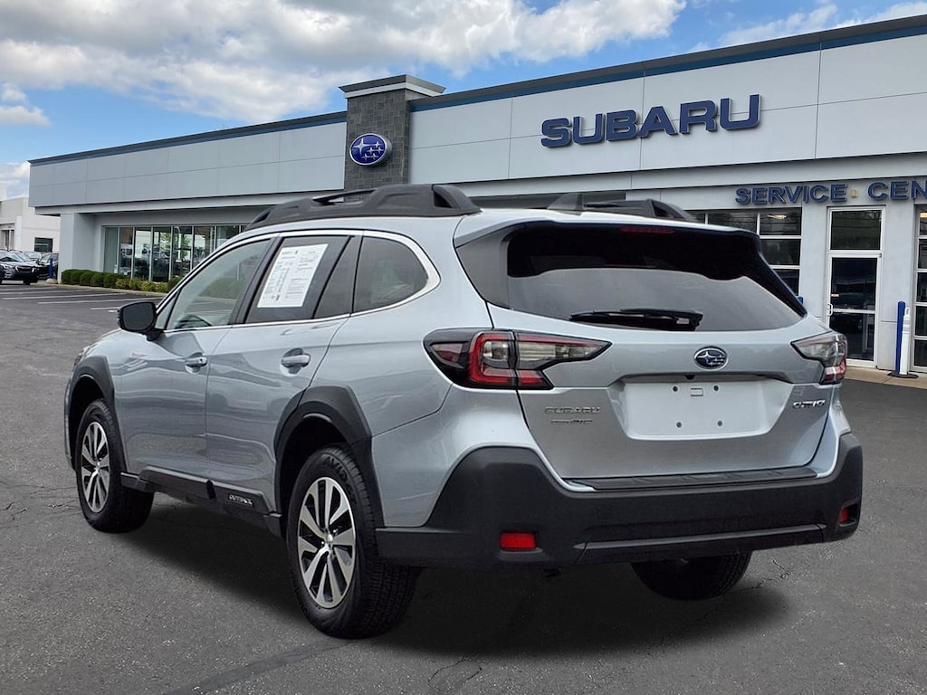 Used 2025 Subaru Outback Premium SUV