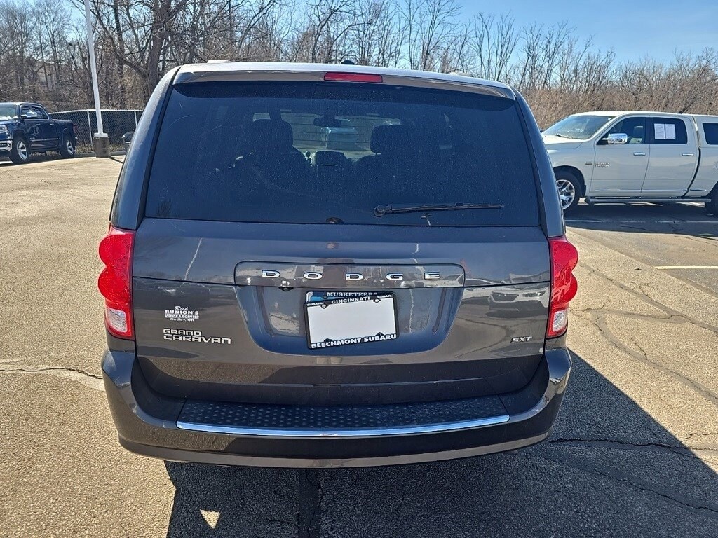 Used 2018 Dodge Grand Caravan SXT Van Passenger Van