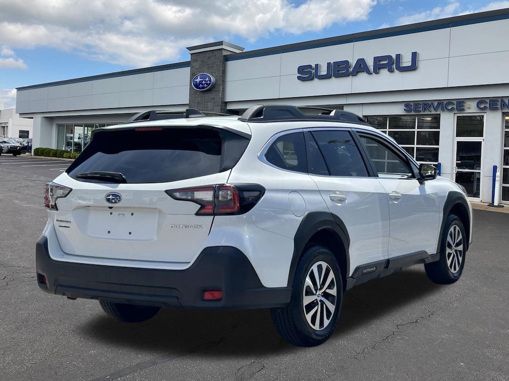 Used 2025 Subaru Outback Premium SUV