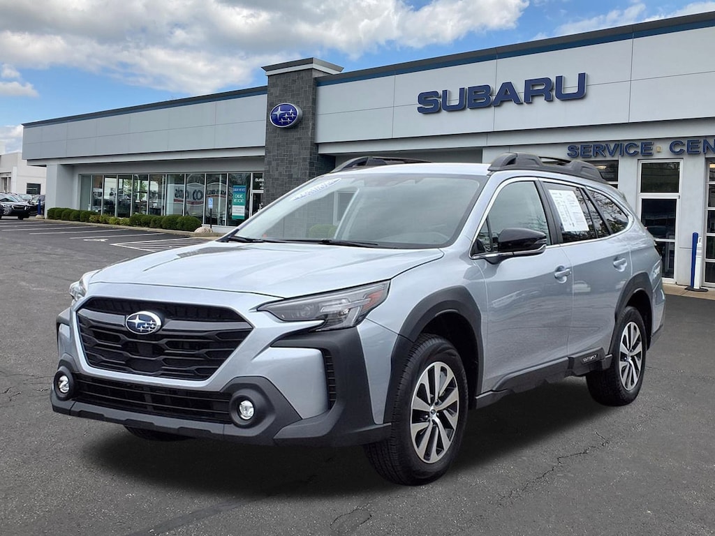Used 2025 Subaru Outback Premium SUV