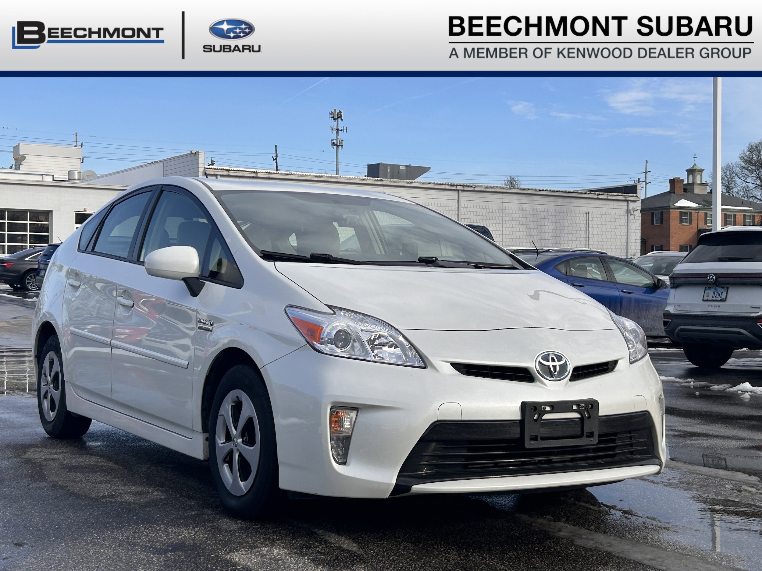 2015 Toyota Prius Two's photo