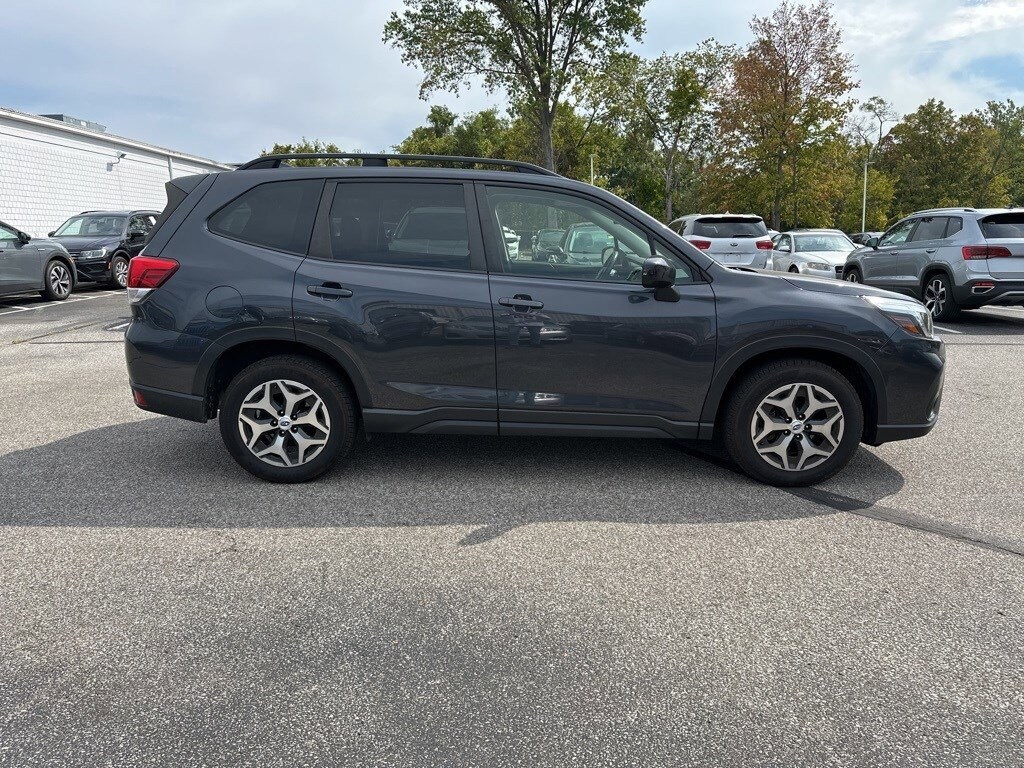 2019 Subaru Forester Premium photo 2