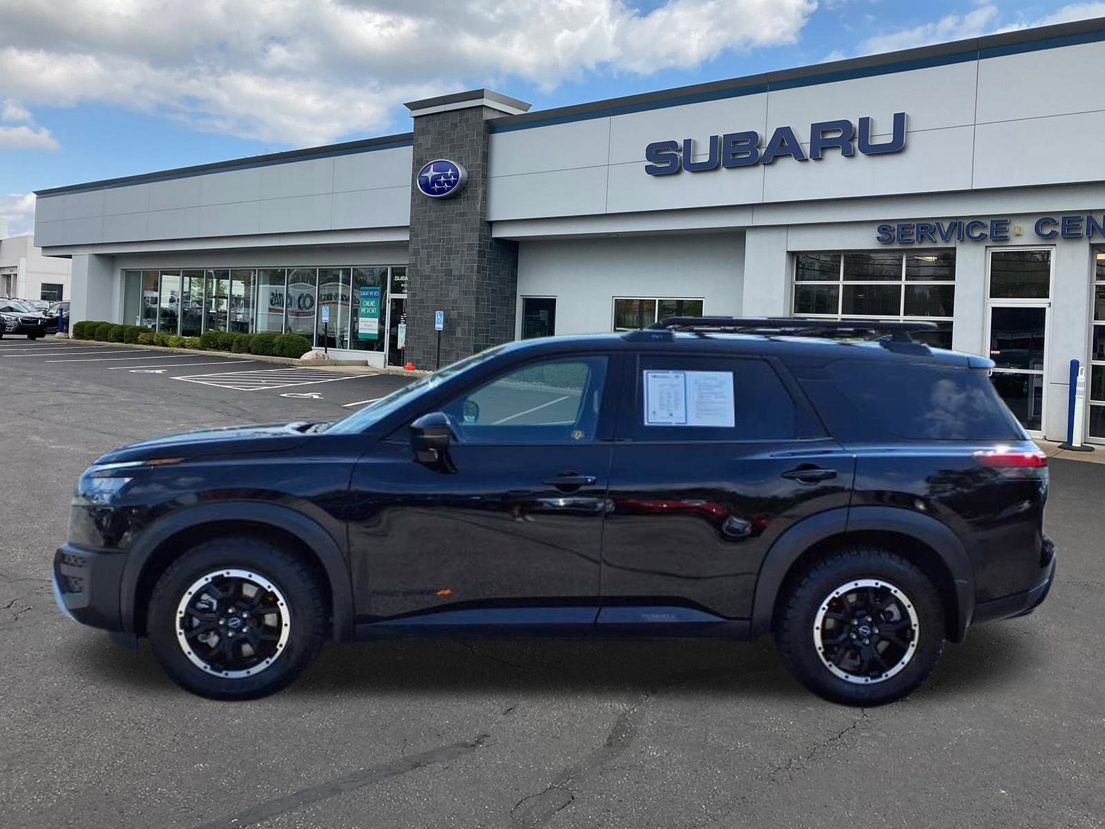 2023 Nissan Pathfinder Rock Creek photo 2