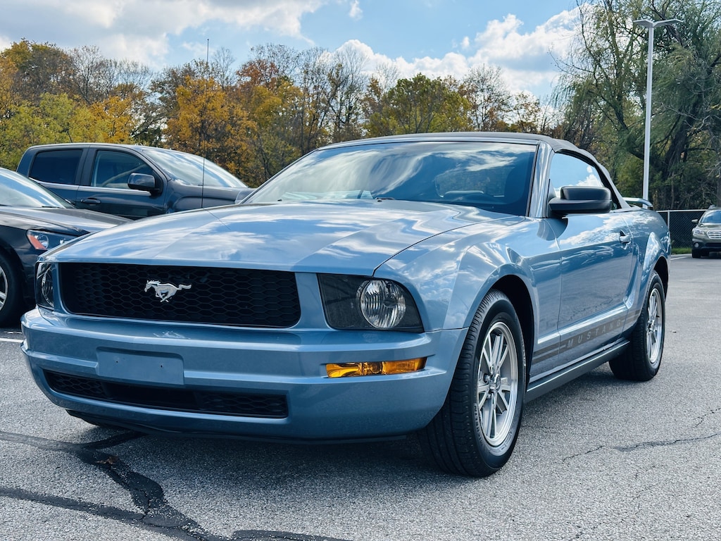 Used 2005 Ford Mustang  Convertible