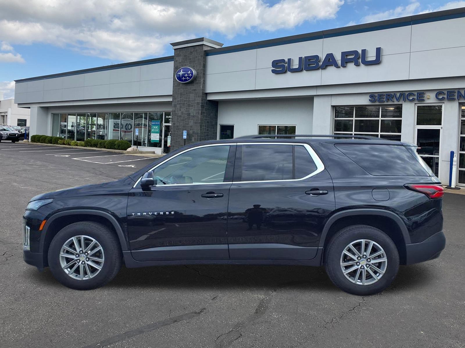 2023 Chevrolet Traverse Cloth 1LT photo 3