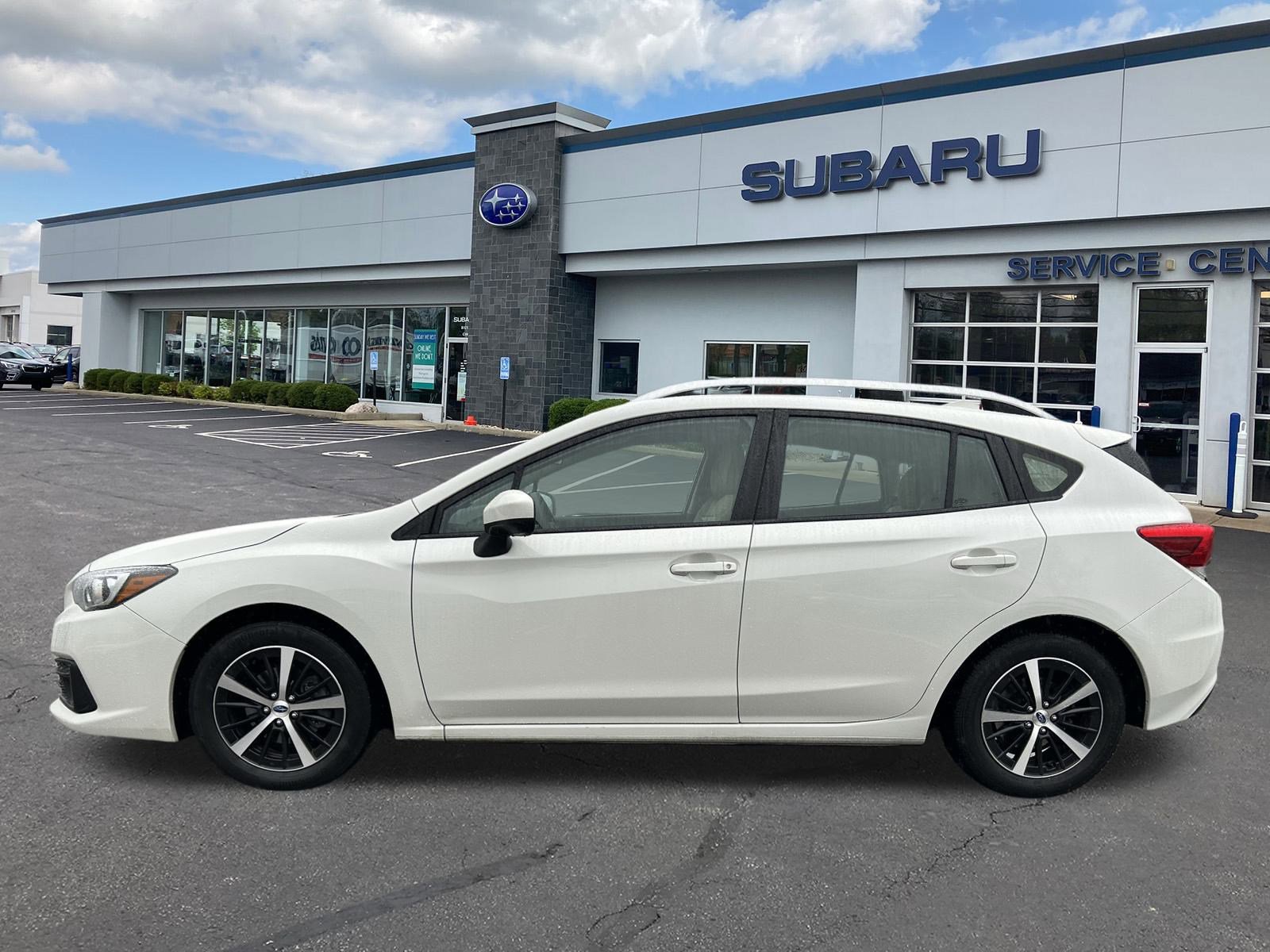 2023 Subaru Impreza Premium photo 4