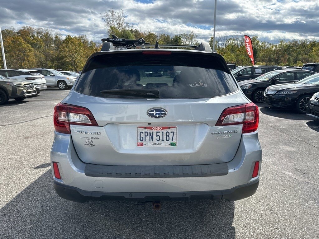 2017 Subaru Outback 2.5i Limited photo 3