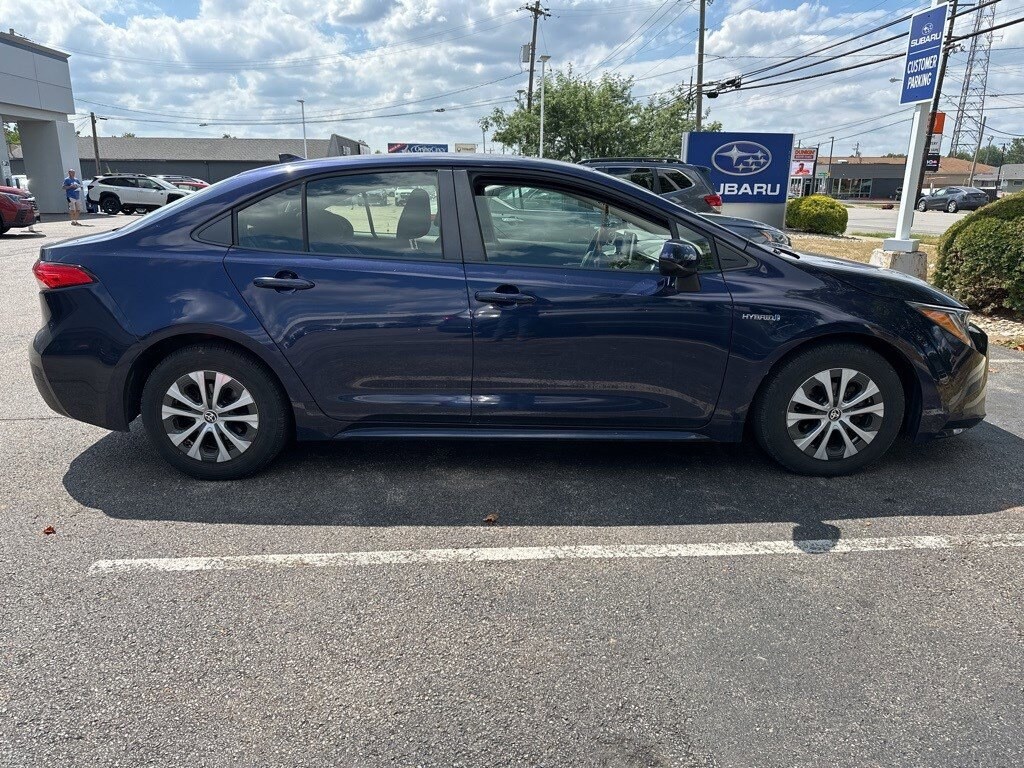 2020 Toyota Corolla Hybrid LE photo 2