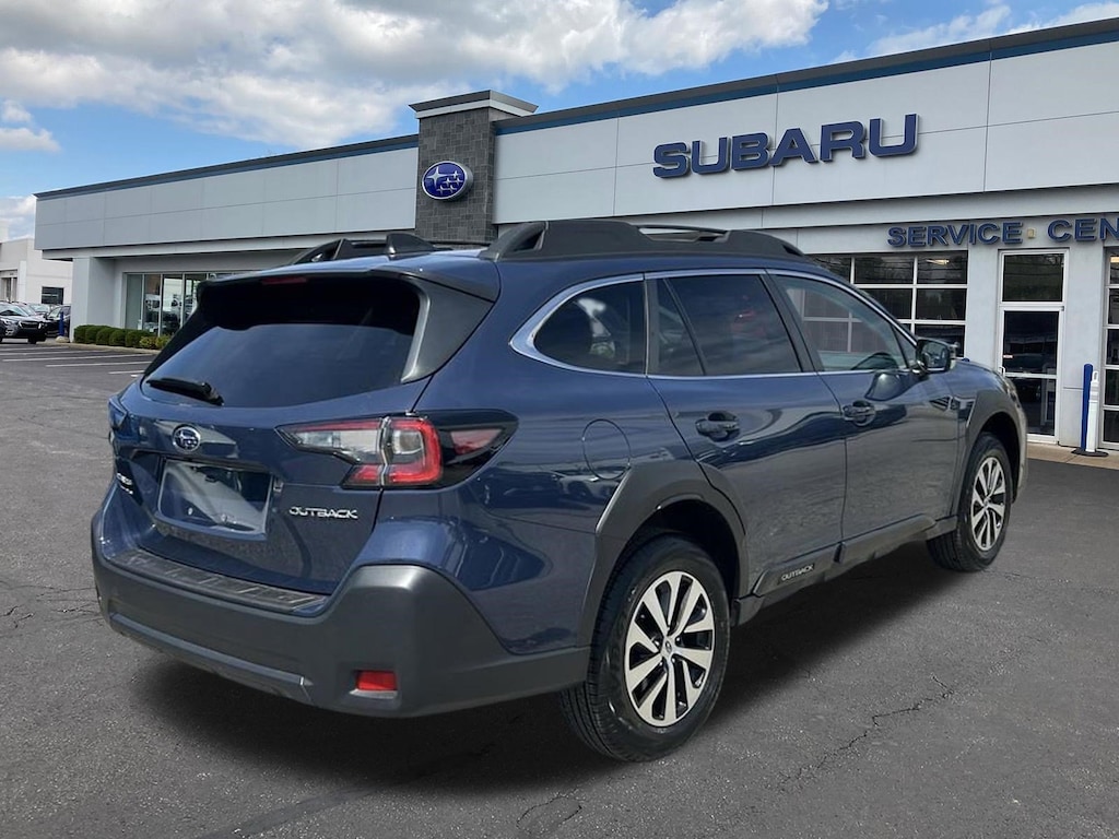 Used 2025 Subaru Outback Premium SUV