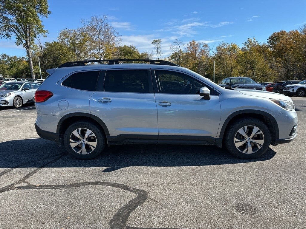 2019 Subaru Ascent Premium photo 2