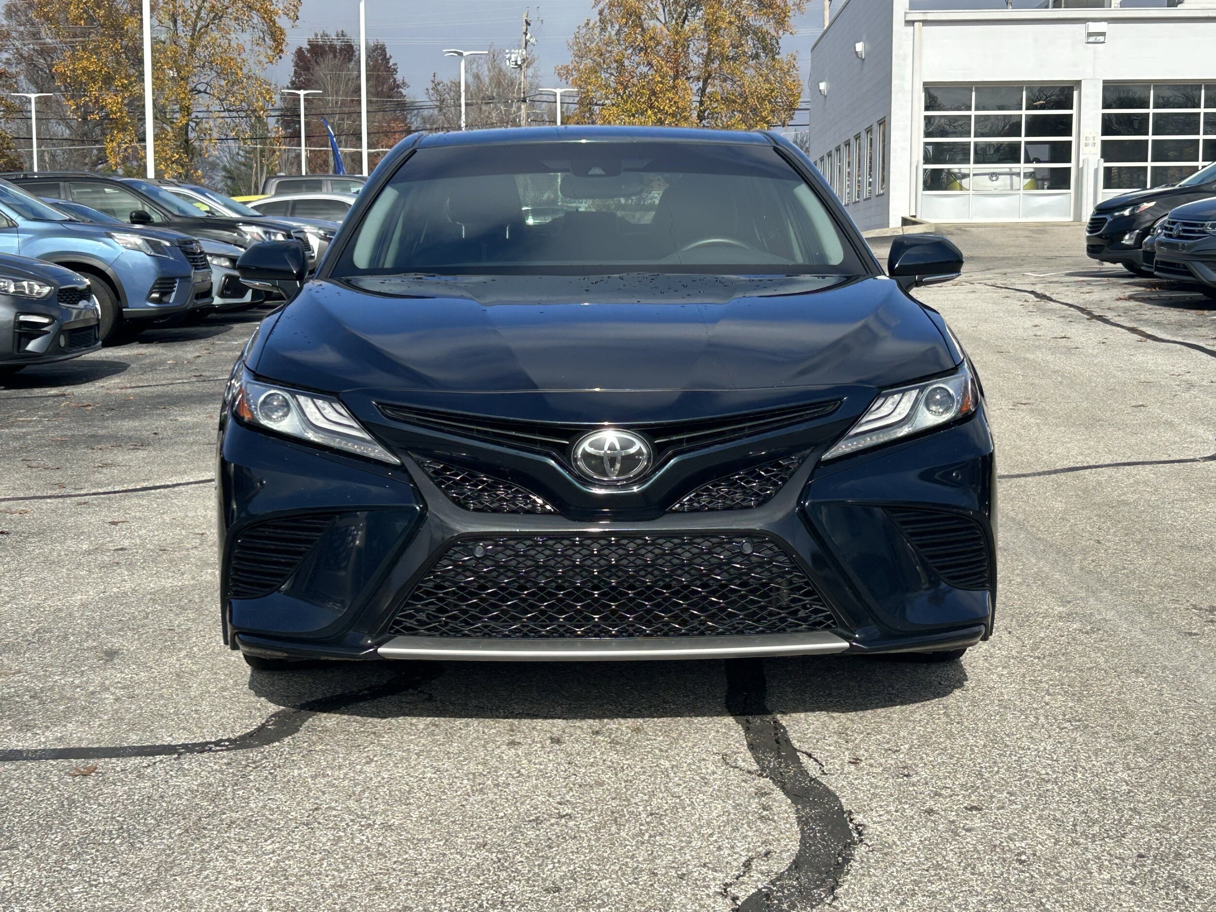 2018 Toyota Camry XSE photo 2
