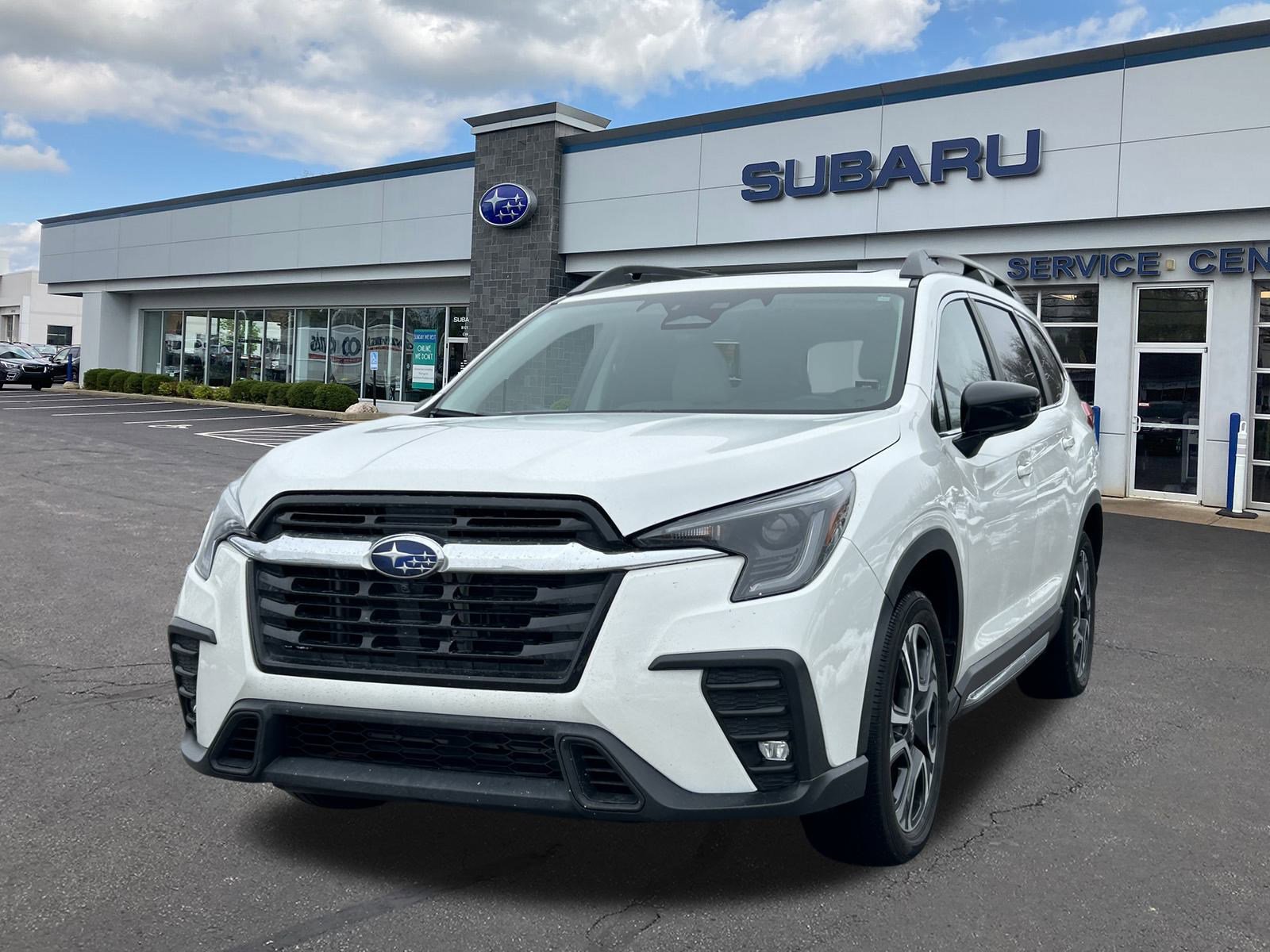 2024 Subaru Ascent Limited photo 3