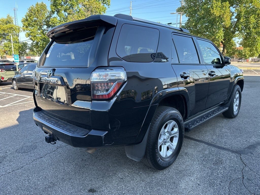 2024 Toyota 4Runner SR5 photo 3