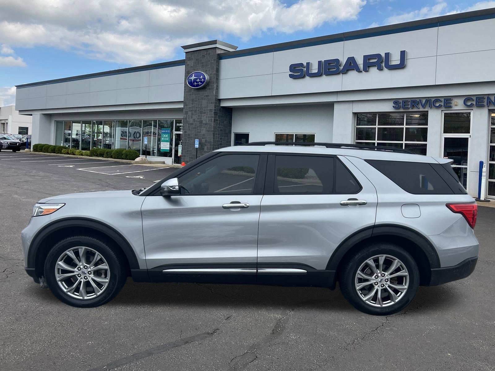 2020 Ford Explorer XLT photo 4